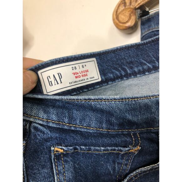 GAP Jeans 90's Loose Mid Rise Straight Leg Blue Denim Size 28 US Women's 6 - Picture 3 of 8
